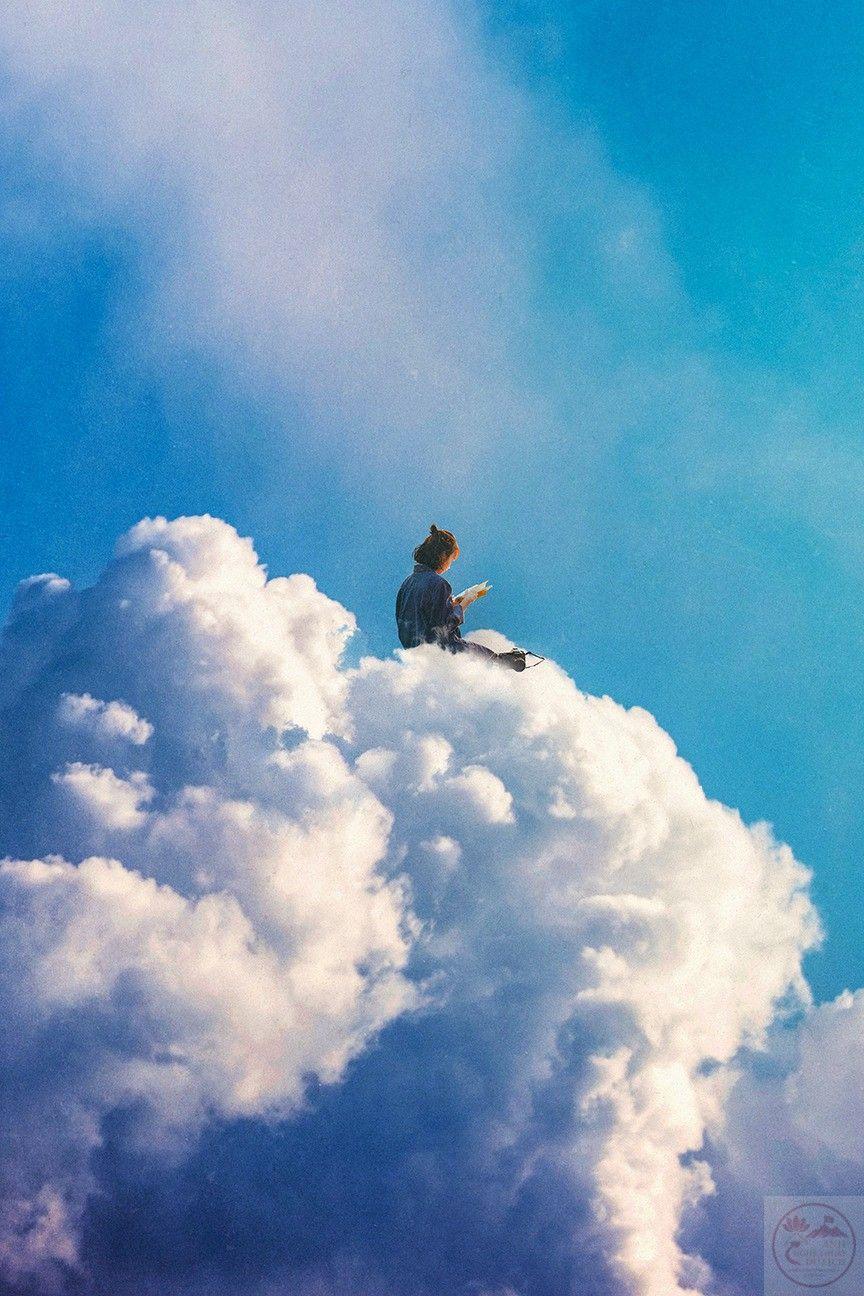 Đôi mắt nhìn mây xám như tìm thấy chính tâm trạng mình