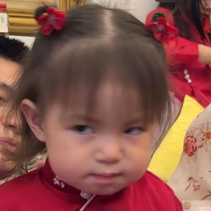 Ảnh chế liếc mắt hài hước trở thành công cụ troll bạn bè cực kỳ duyên dáng