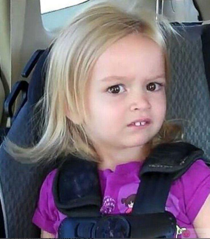 Một ánh mắt lườm sắc sảo thường lan truyền nhanh chóng vì quá hợp để chế