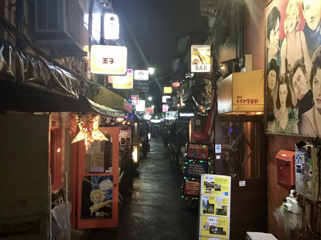 rap-phm-toho-dau-godzilla-pho-den-do-kabukicho-tokyo