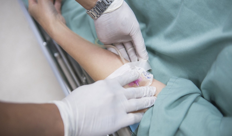 Sốc khi truyền nước biển: Nguyên nhân, triệu chứng và cách xử trí 4