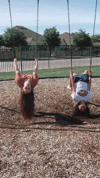 ảnh bạn thân 2 người lầy lội đáng yêu cho điện thoại