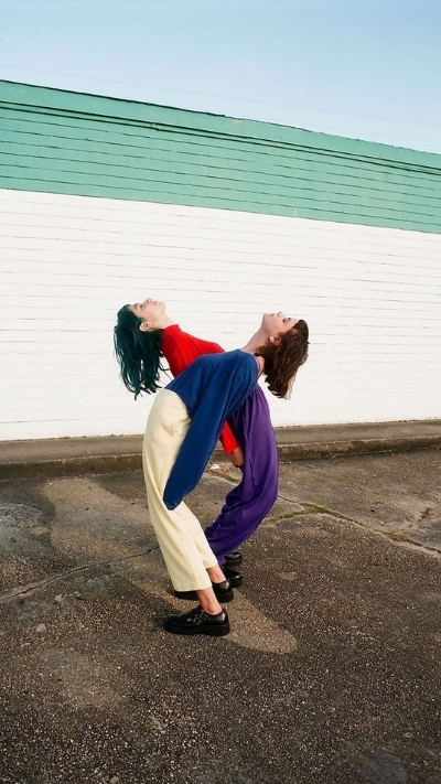 ảnh nền bạn thân vô tri buồn cười đẹp 4K cho iphone