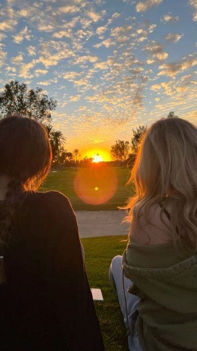 avatar đôi cho bạn thân nữ là người thật đáng yêu