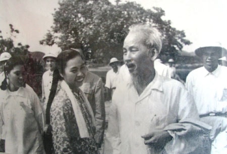 Chủ tịch Hồ Chí Minh: “Bờ biển ta dài, tươi đẹp, ta phải biết giữ gìn lấy nó...”