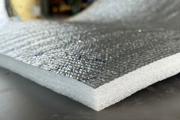 So sánh với xốp bảo ôn PE