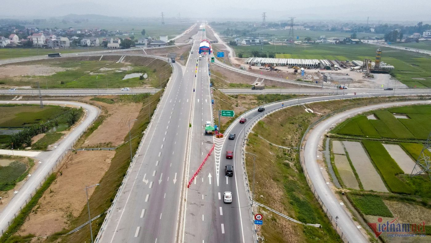 Thông xe cao tốc, đi từ Hà Nội đến Nghệ An chỉ hơn 3 giờ