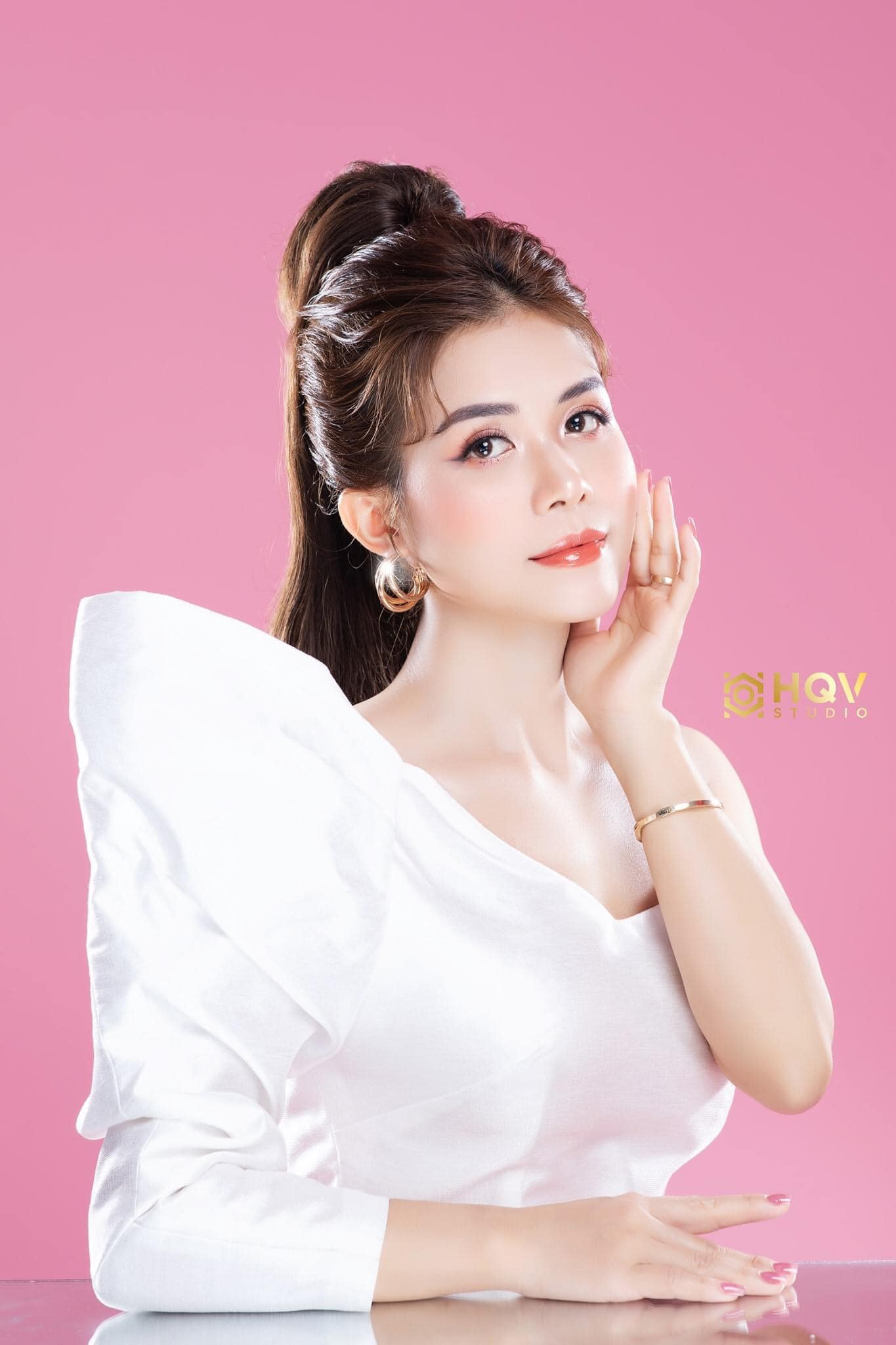 HQV Studio-Chụp Ảnh Doanh Nhân