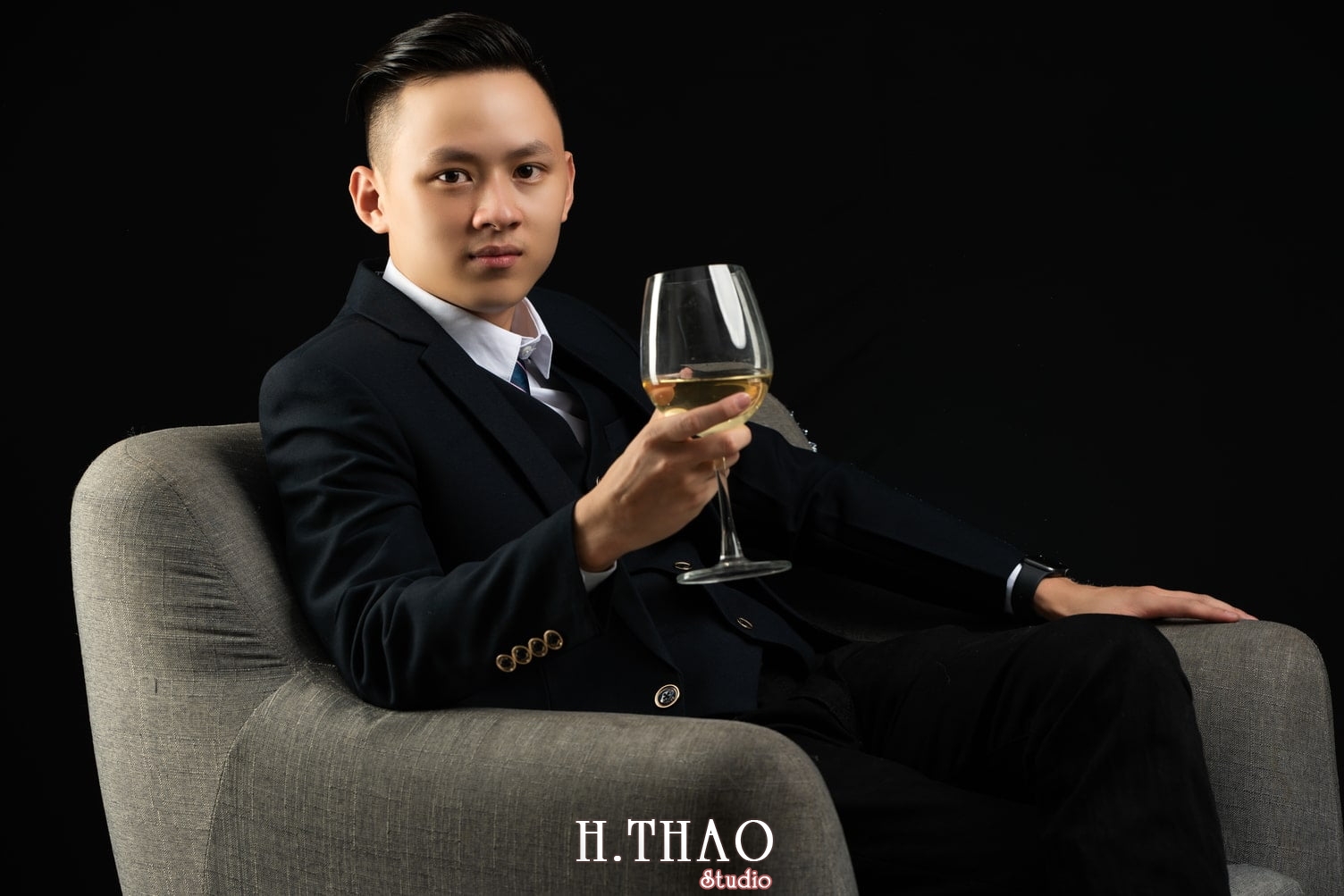 Anh Doanh nhan 3 1 - TOP #6 concept chụp ảnh nam nghệ thuật cực chất - HThao Studio