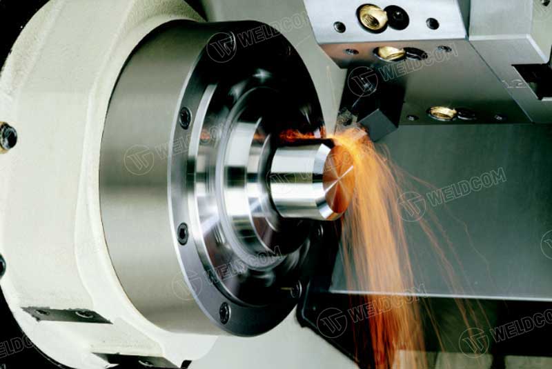 Chuyển động chính khi tiện