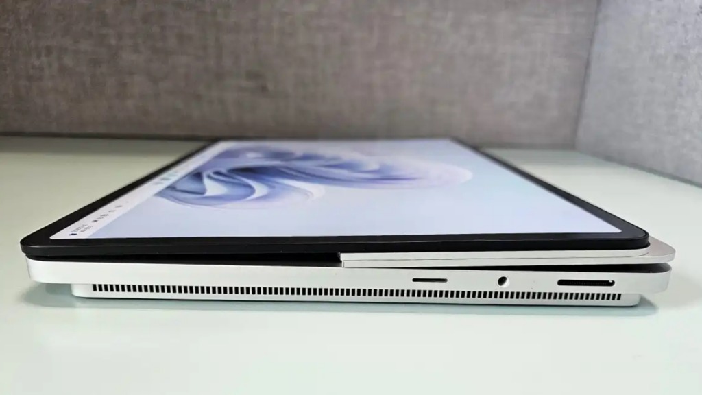 Surface Laptop Studio được trang bị RAM 16GB hoặc 32GB