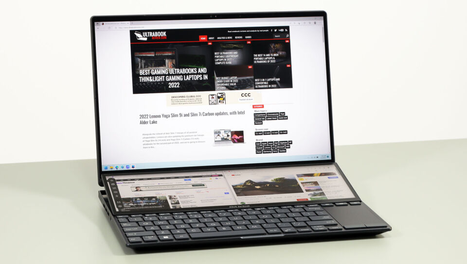 Laptop Studio đạt 532 nits khá ấn tượng