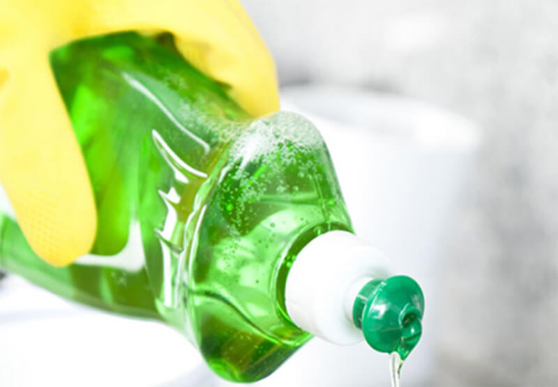 Hướng dẫn các làm sạch vết dầu ăn dính vào quần áo đơn giản sạch nhanh