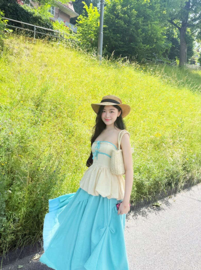 Con gái Quyền Linh chọn con đường học vấn thay vì bước chân vào showbiz.