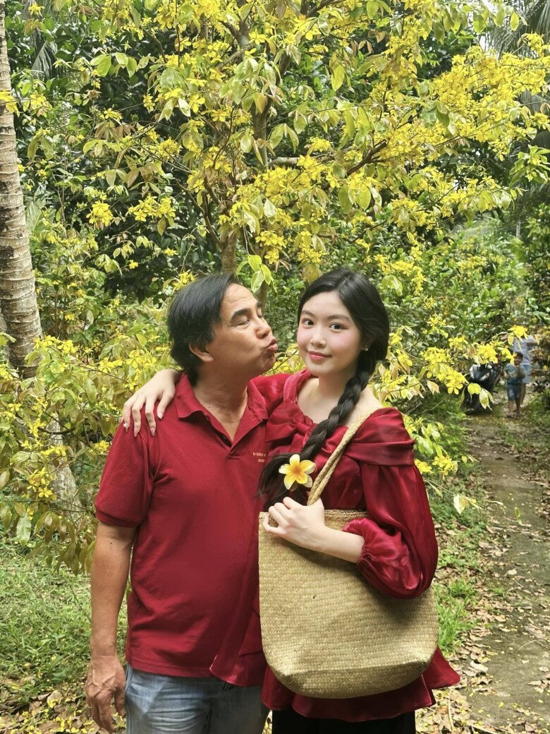 Con gái đầu lòng xinh đẹp của MC Quyền Linh và doanh nhân Dạ Thảo.