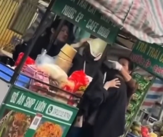 Điều tra vụ 2 cô gái trẻ tố cáo bị hành hung tại Hà Nội