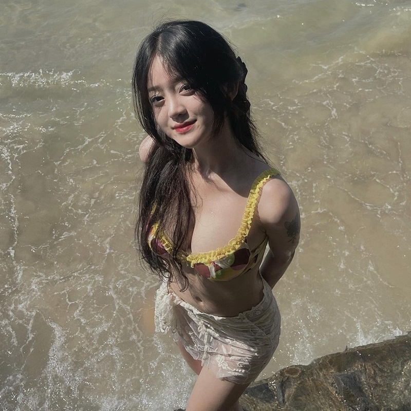 gái xinh hở hang đáng yêu