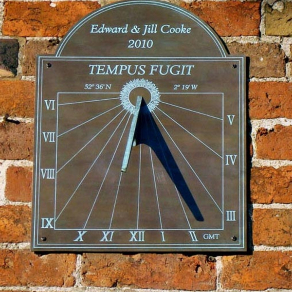 Khám phá thế giới của đồng hồ mặt trời: Từ cổ đại đến hiện đại