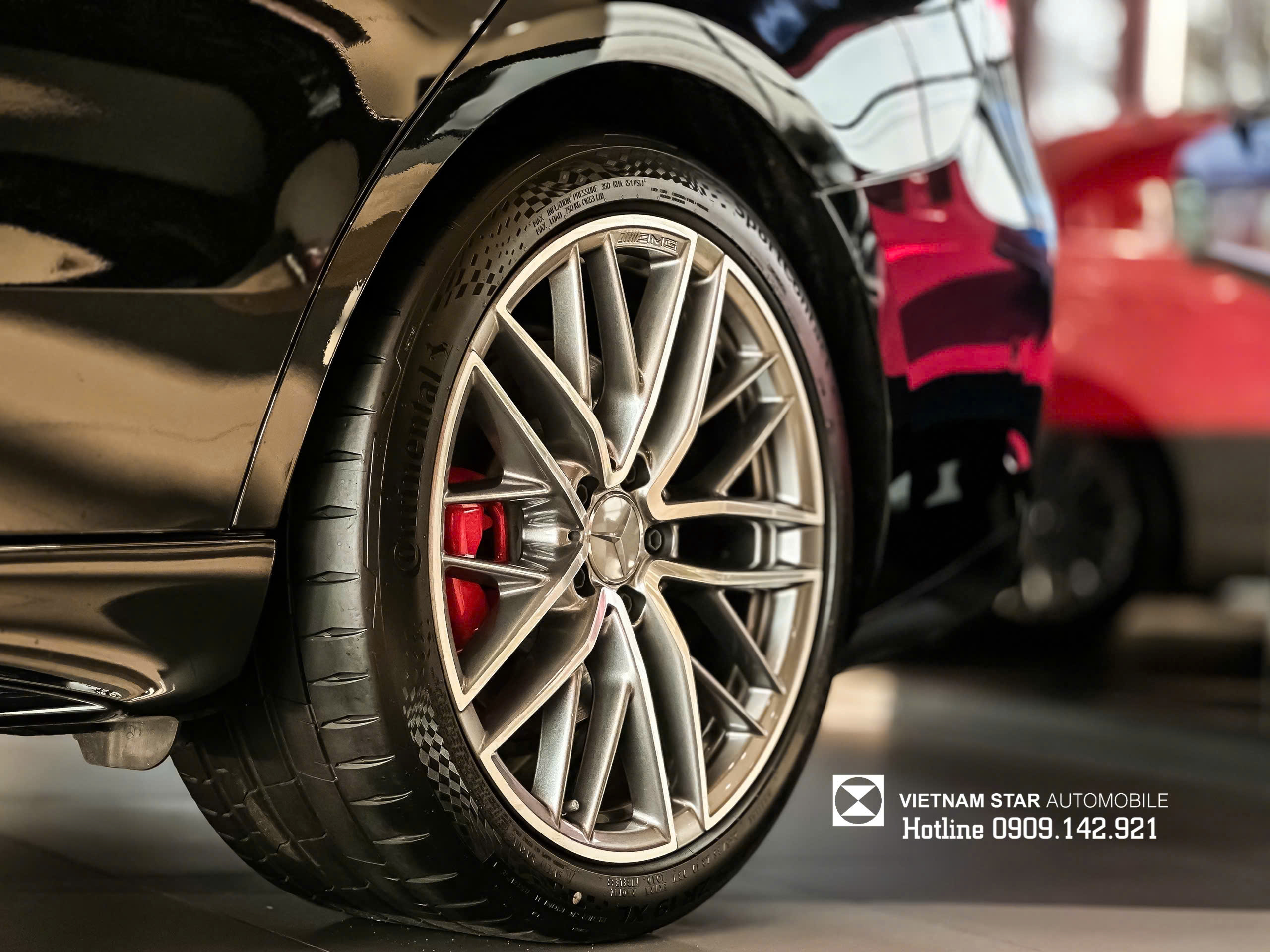 phanh amg hiệu suất cao với cùm phanh màu đỏ trên c43 amg