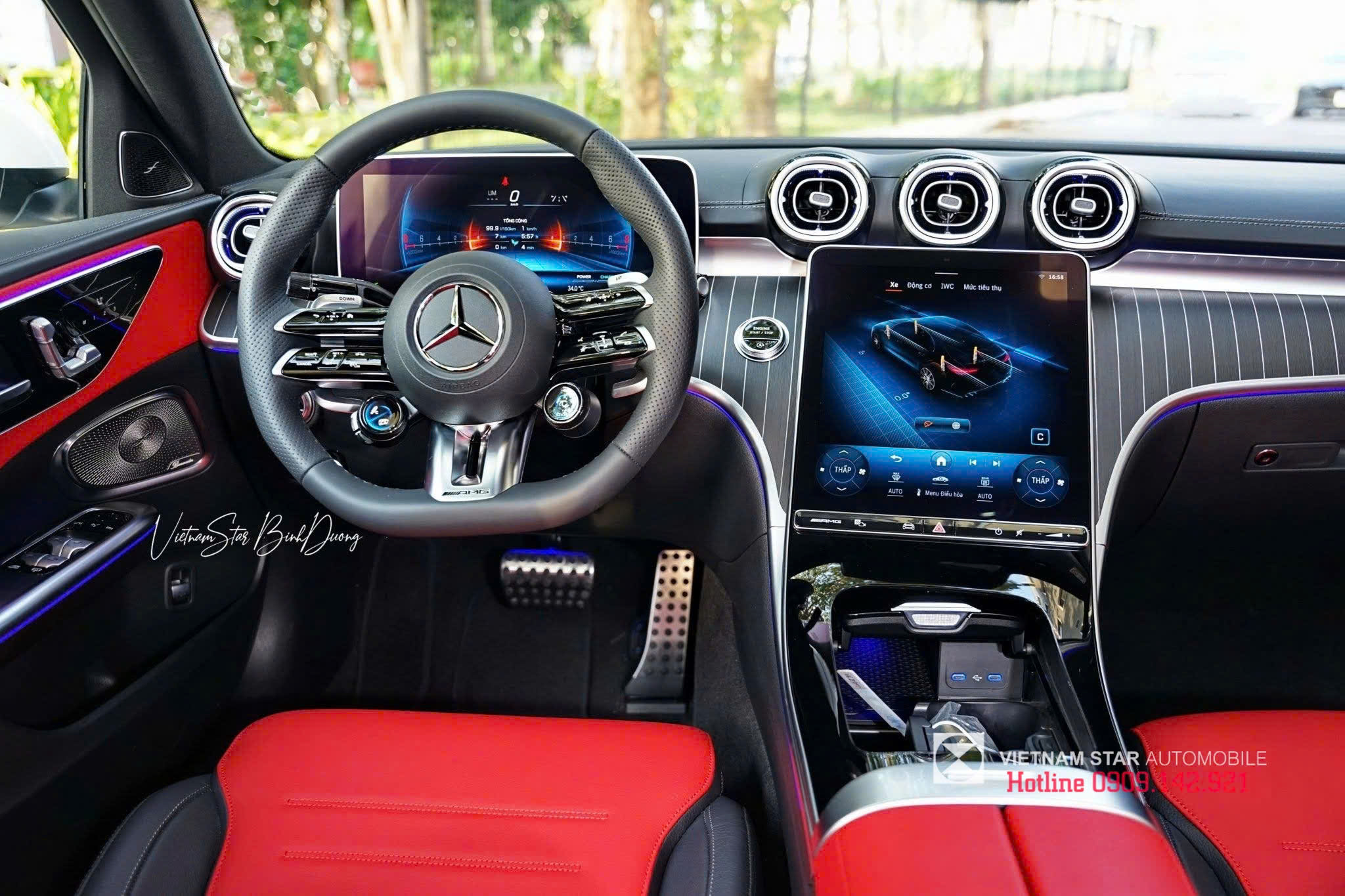 vô lăng amg performance bọc da nappa với lẫy chuyển số hợp kim trên c43