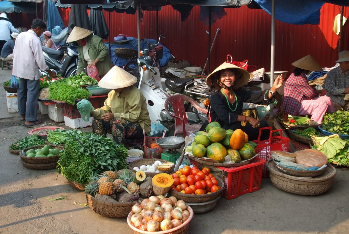 Ảnh đồng quê chill giữa chợ quê vang tiếng rao buổi ban mai