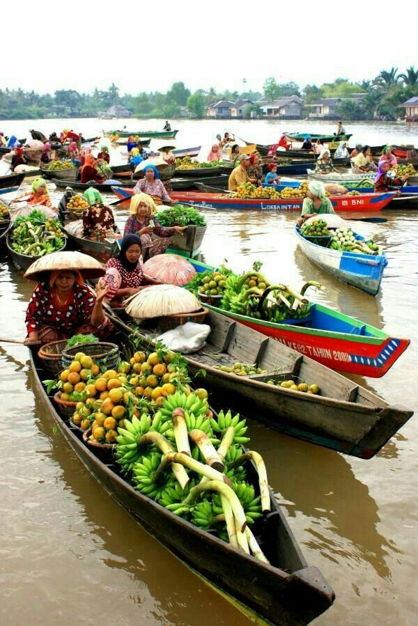 Hình ảnh làng quê thanh bình nơi phiên chợ quê họp mỗi sáng