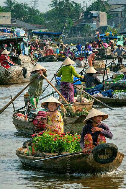 Hình nền quê hương việt nam với khu chợ quê đầy màu sắc