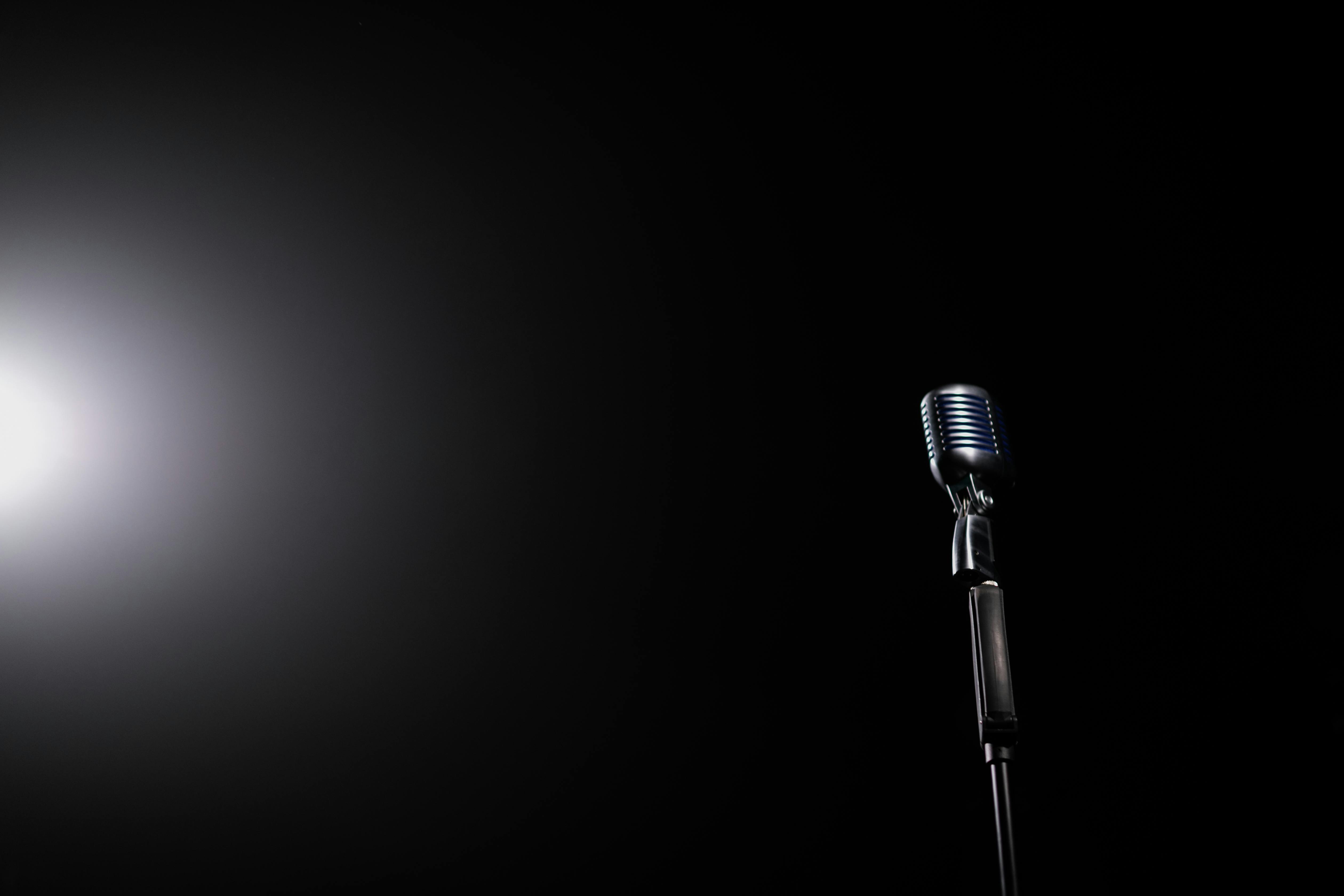 ảnh nền đen cho laptop