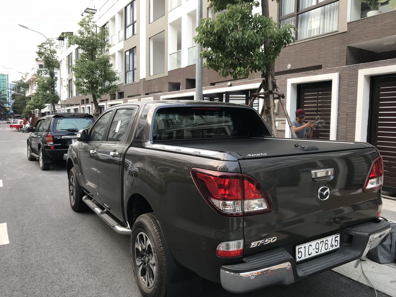 Nắp thùng cuộn xe bán tải Mazda BT50