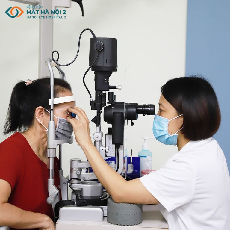 Người bị loạn thị một bên mắt cần làm gì để bảo vệ thị lực?