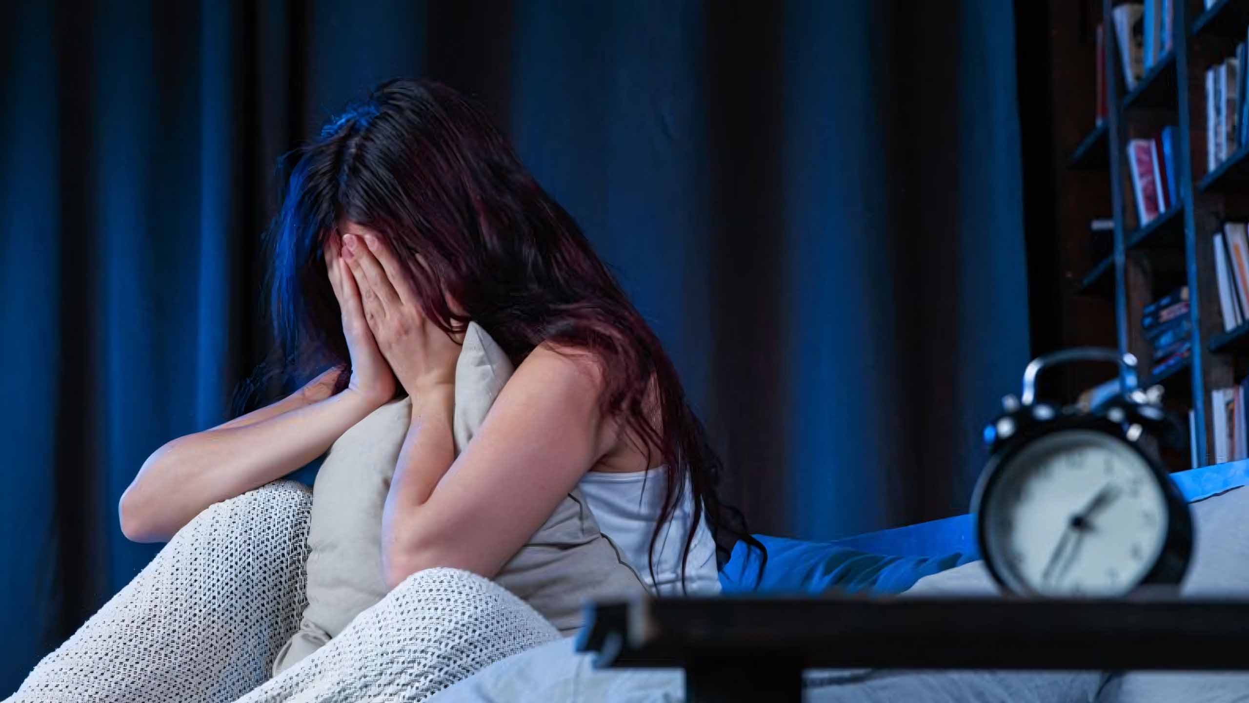 hinh anh mat ngu met moi 2560px 1440px 2k 1 1