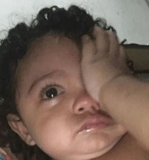 Lặng lẽ khóc vì không muốn ai phải lo