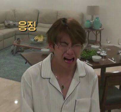 Nước mắt tôi rơi cho những điều không thể cứu