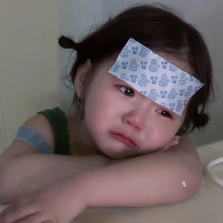 Cứ lặng lẽ rơi lệ như chưa từng mạnh mẽ