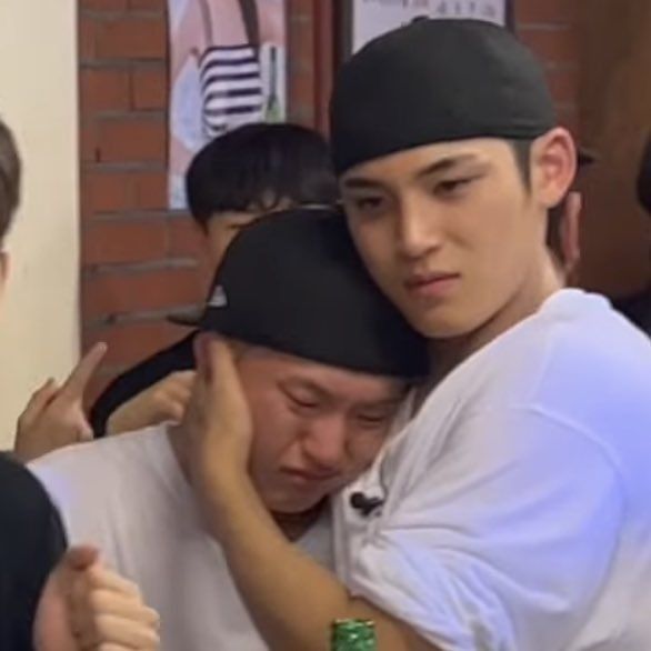 Đừng bắt tôi giải thích vì sao tôi khóc