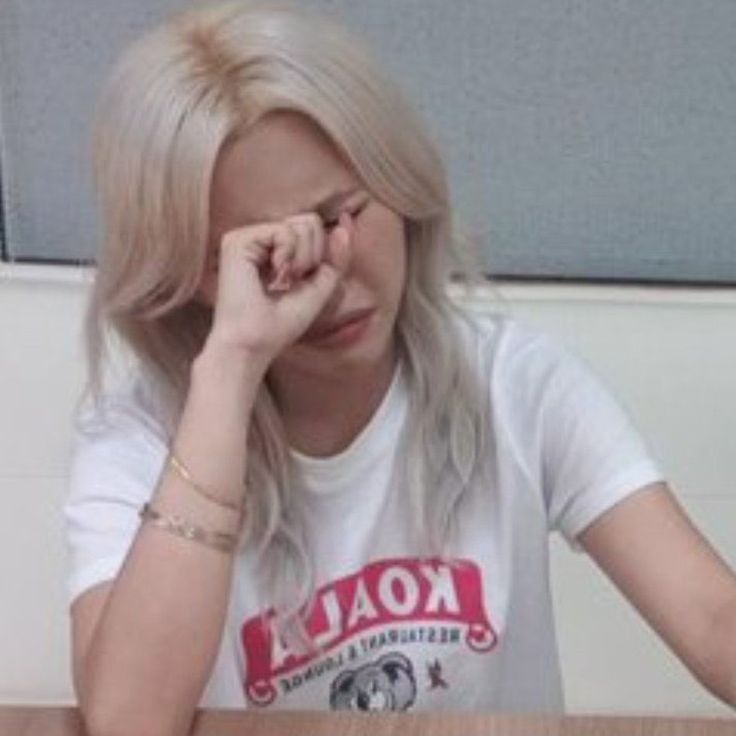 Khóc không giúp tôi quên, chỉ làm tôi nhớ hơn