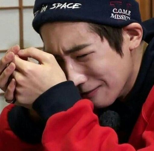 Tôi đã quá quen với cảm giác nghẹn họng vì khóc