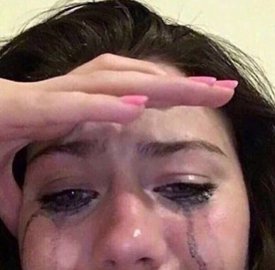 Khóc vì thương bản thân chứ không vì người khác