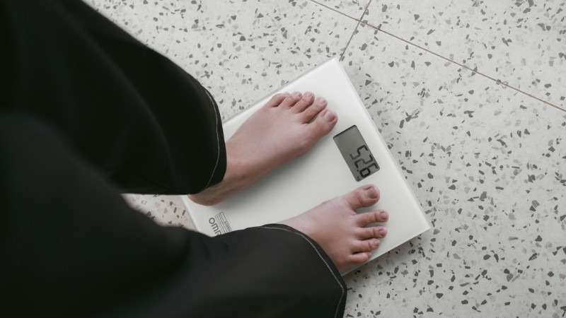 Dù có nhiều ưu điểm về độ bền và chi phí, cân cơ học vẫn tồn tại một số hạn chế