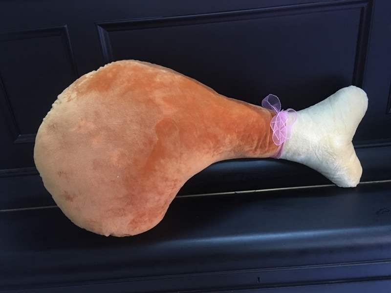 Gối ôm vui nhộn làm món quà sinh nhật hài hước