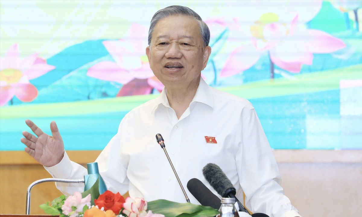 Tổng Bí thư: Nghe rục rịch chủ trương tăng lương thì ở chợ giá đã tăng