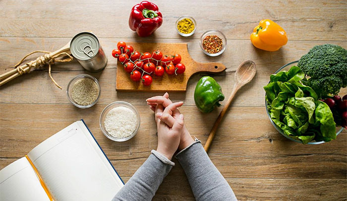 Việc giữ ấm cơ thể sẽ chính là thử thách lớn nhất với một con người “máu lạnh” mỗi ngày.