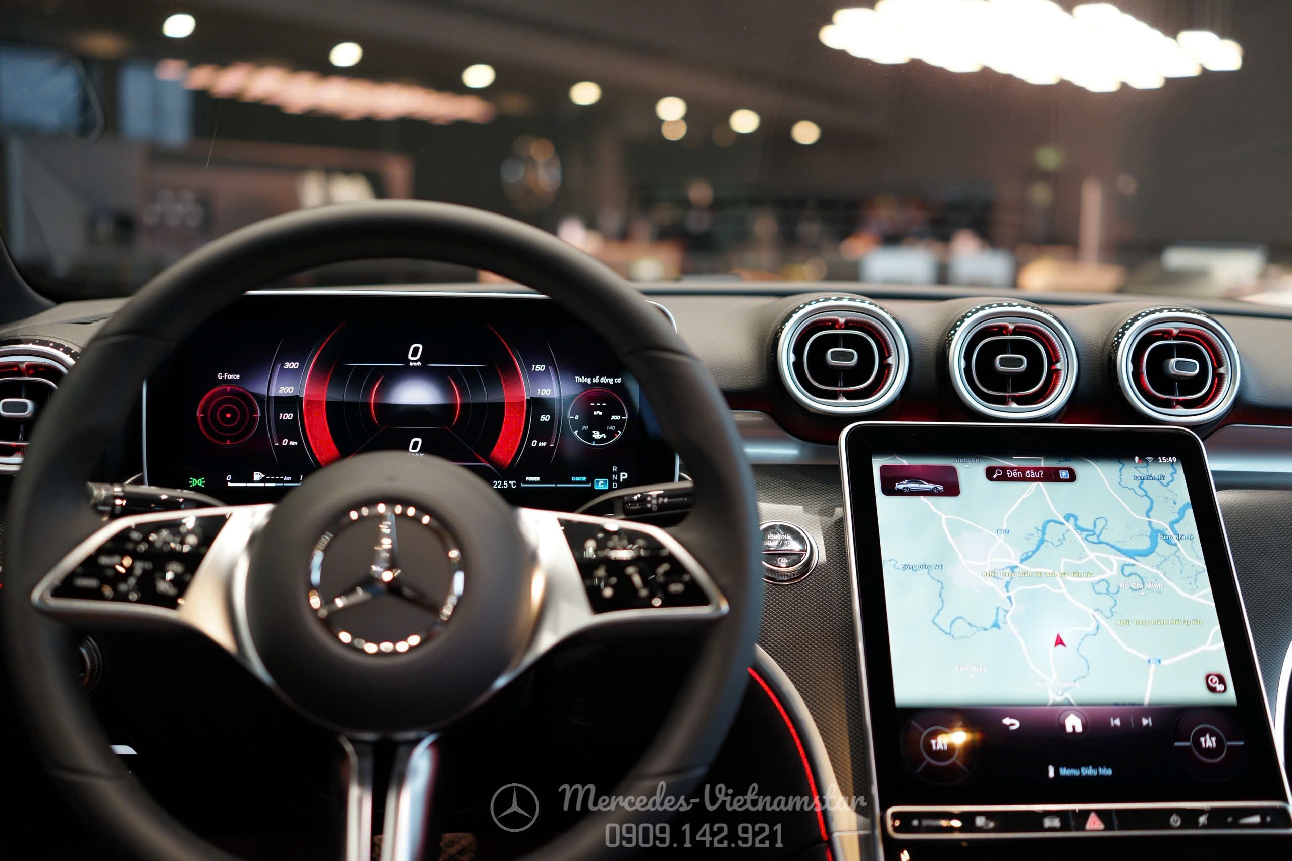 Màn hình trung tâm MBUX 11.9 inch hiện đại trong cabin C200 Avantgarde.