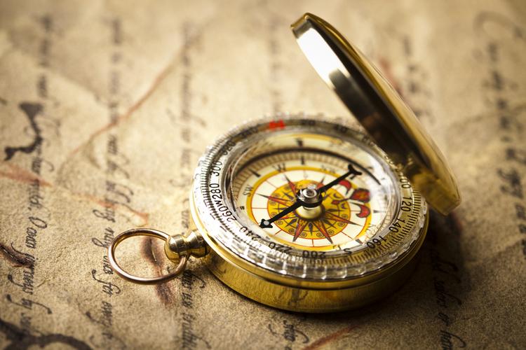 La bàn là vật dụng xác định phương hướng tốt nhất hiện nay