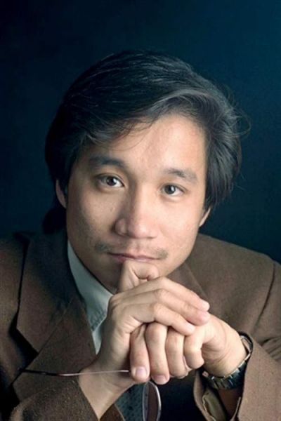 Charlie Tôn Quý muốn hông muốn nghề nail không chỉ là một trong những nghề tạm bợ và ông đã khiến nó trở thành một thiên đường hái ra tiền