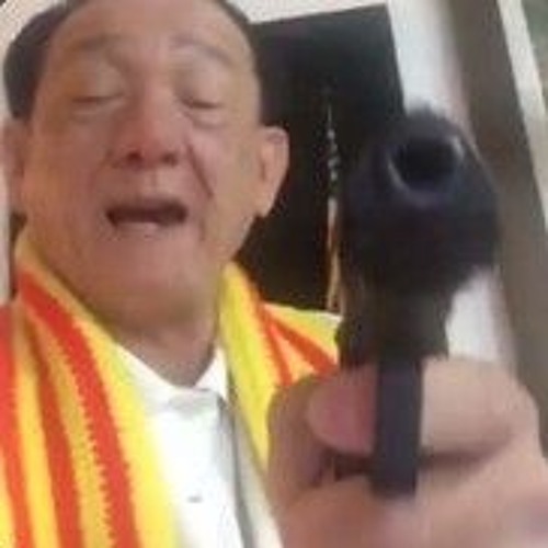 Meme cầm súng nổi tiếng của Trần Dần