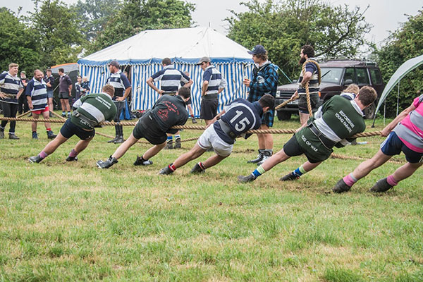 Đẩy lùi bằng chân