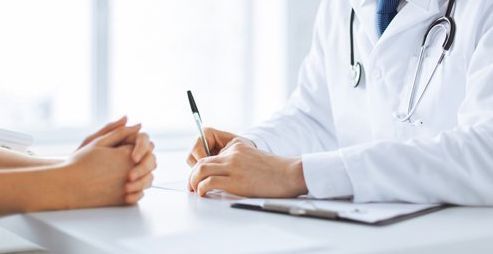 Để biết mình phù hợp với loại thủy tinh thể nhân tạo nào, người bệnh nên đến các bệnh viện chuyên khoa mắt để được bác sĩ khám và tư vấn