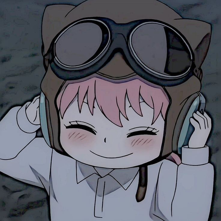 Anya đội mũ phi công cực kỳ ngầu