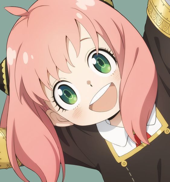 Anya dang tay tạo dáng đáng yêu